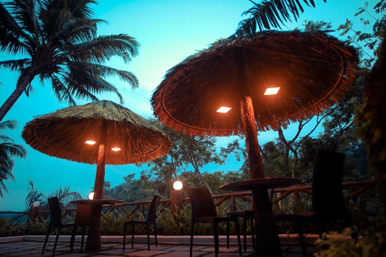Thenmala Hormuz Inn Kolattupuzha Buitenkant foto